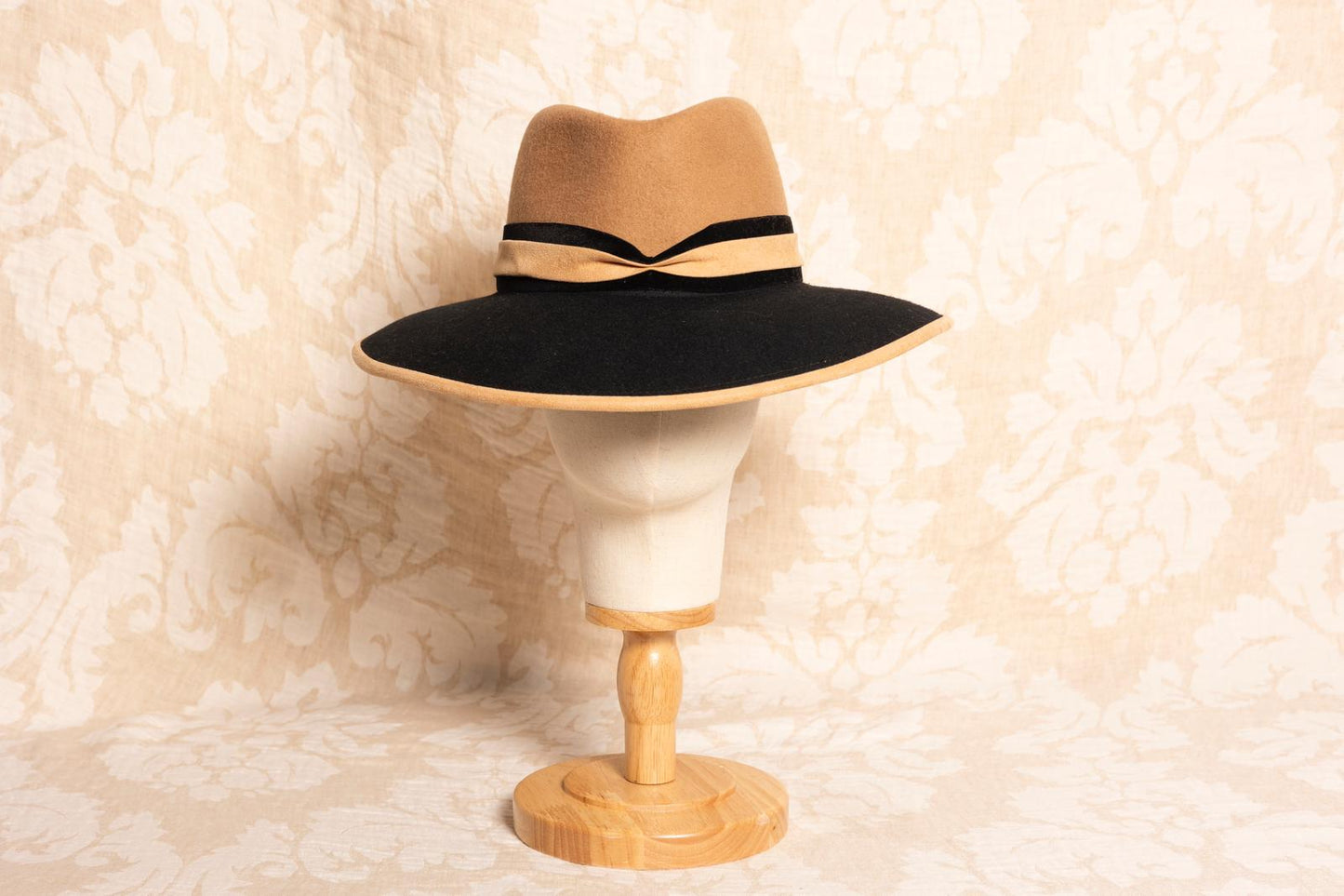 Sombrero ala 9 bicolor camel y negro