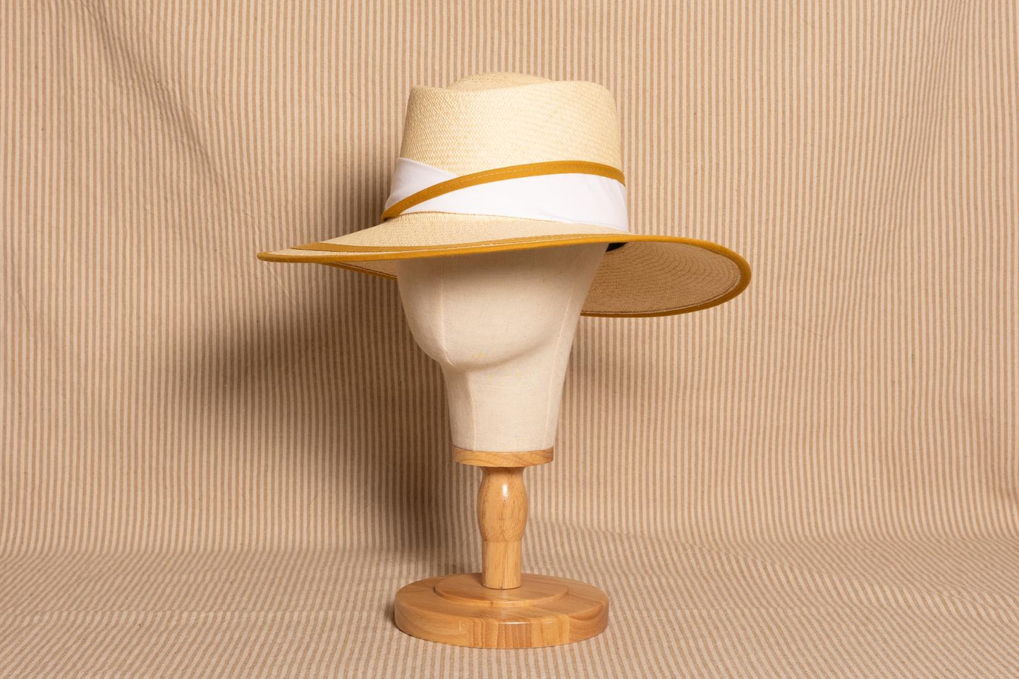 SOMBRERO OVALADO MOSTAZA