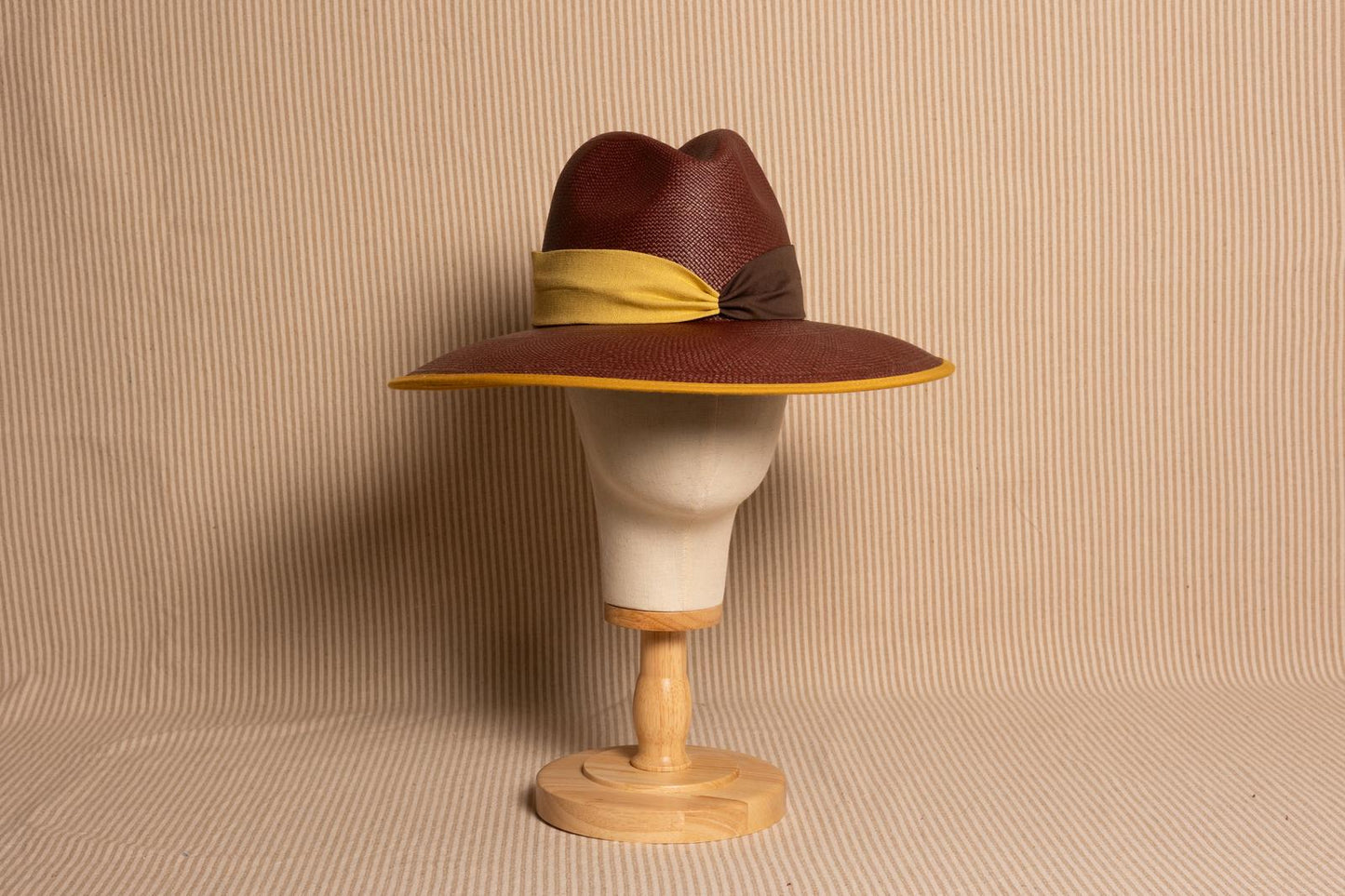Fedora ala ancha marrón cinta marrón/ mostaza