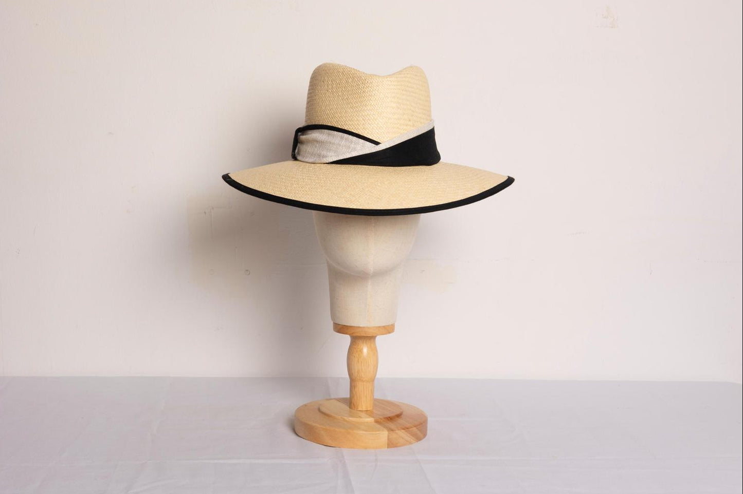 Sombrero de Yute Bicolor Blanco y Negro