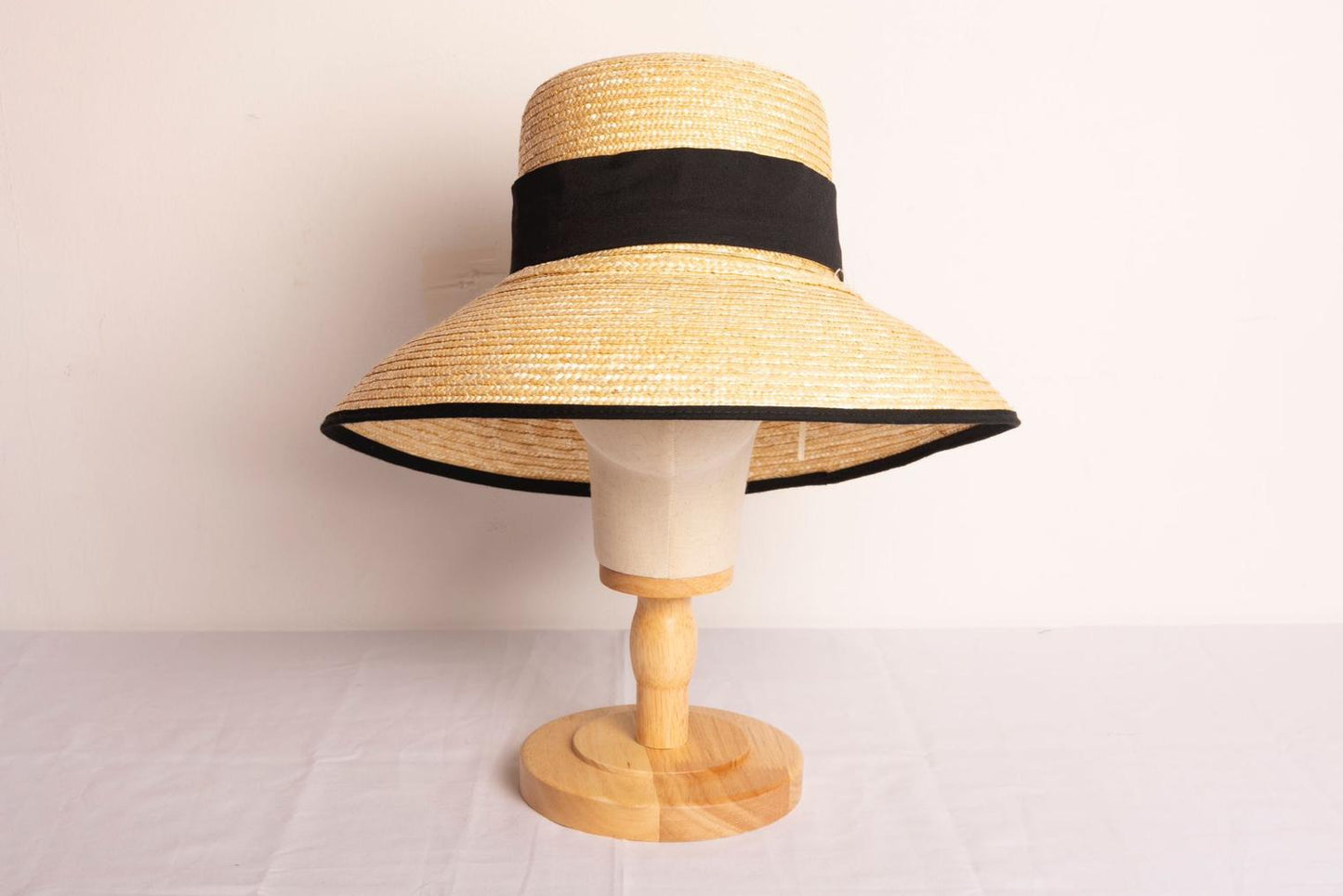 Sombrero Asimétrico Paja Negro