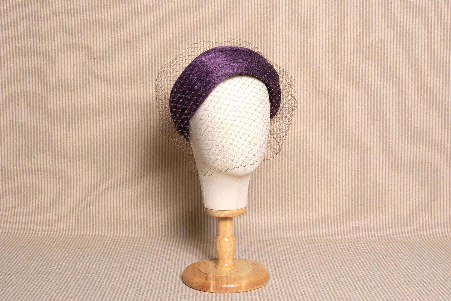 Diadema morada velo
