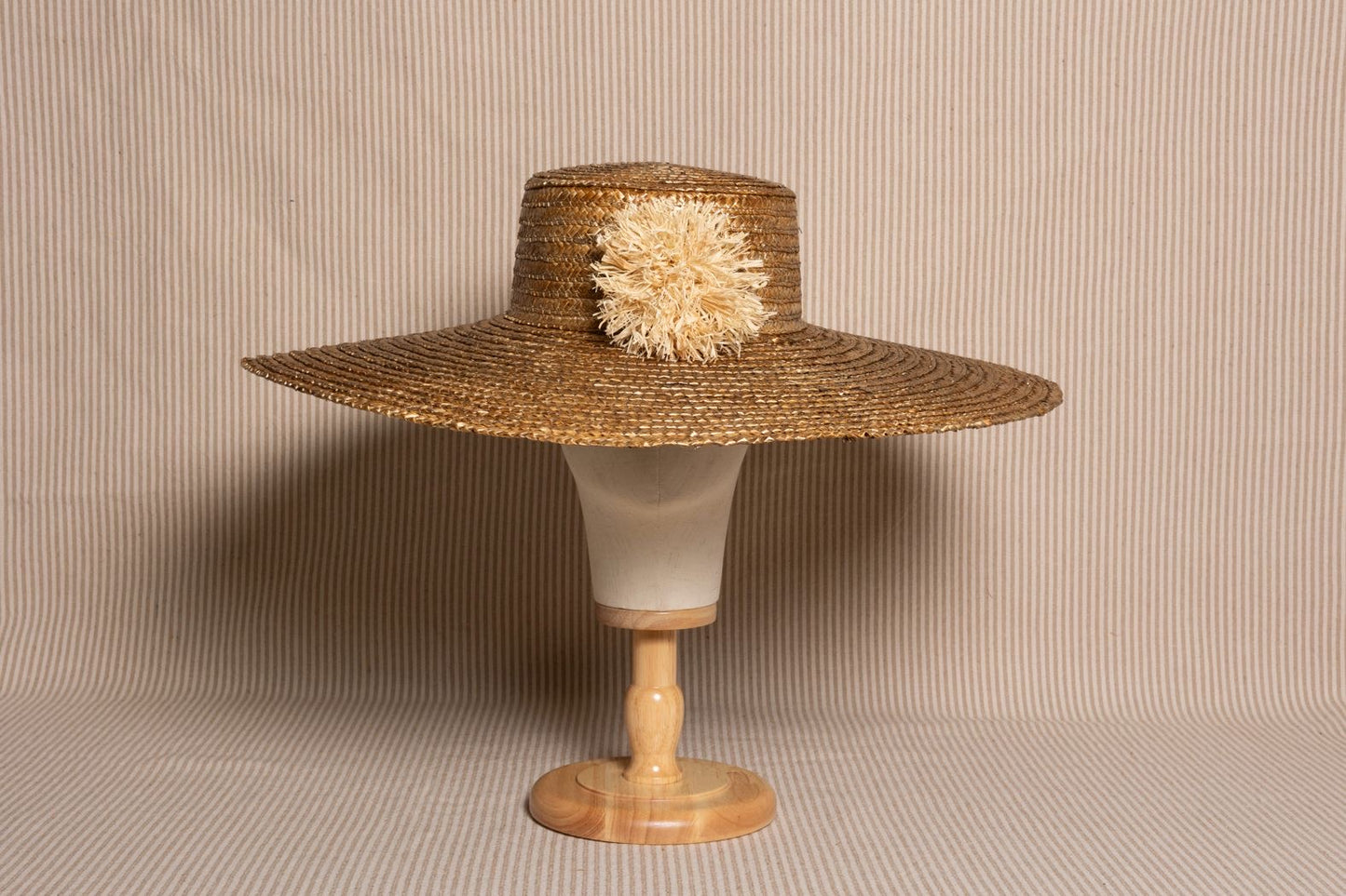 PAMELA DORADA POMPÓN