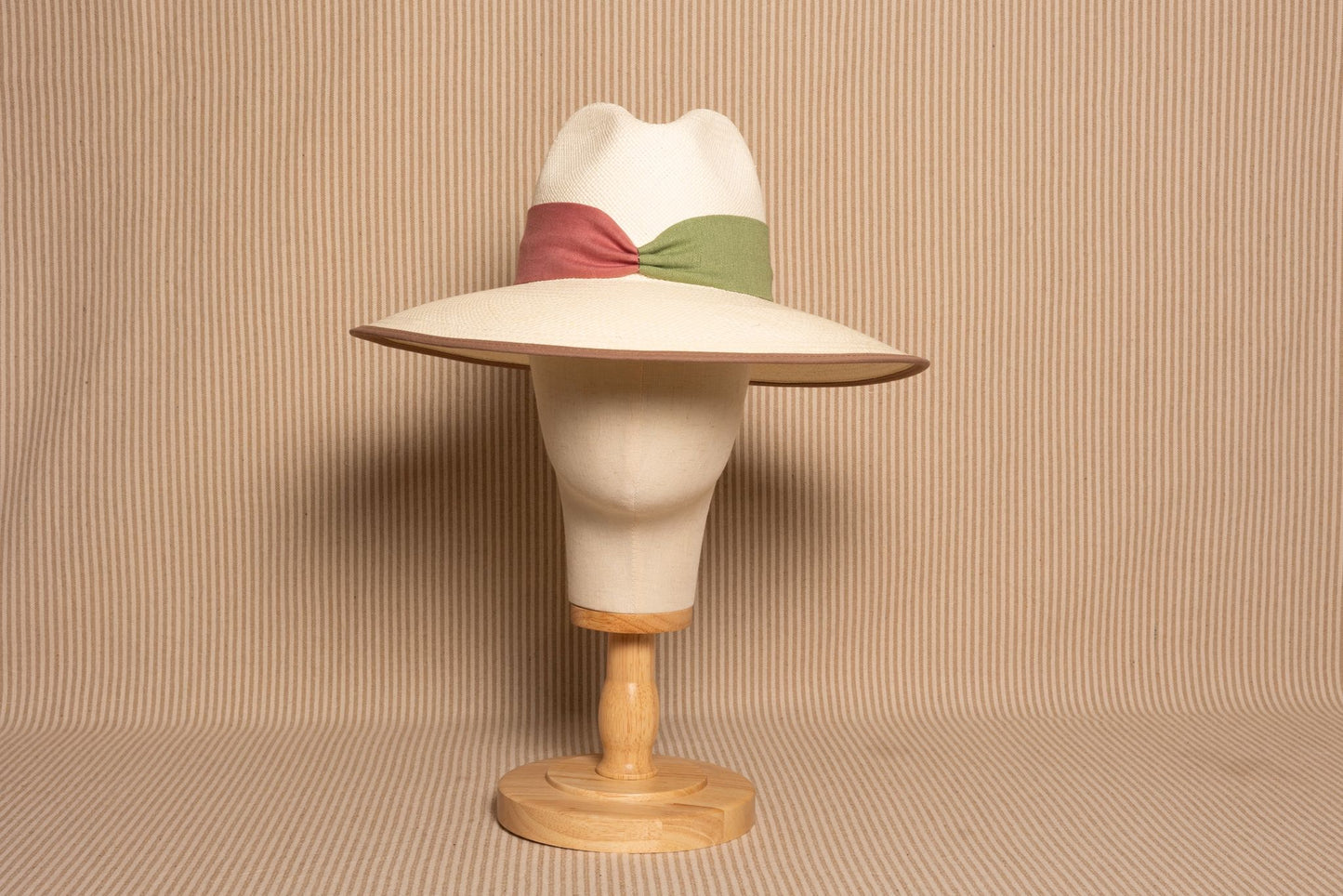 Fedora ala ancha tricolor rosa verde topo