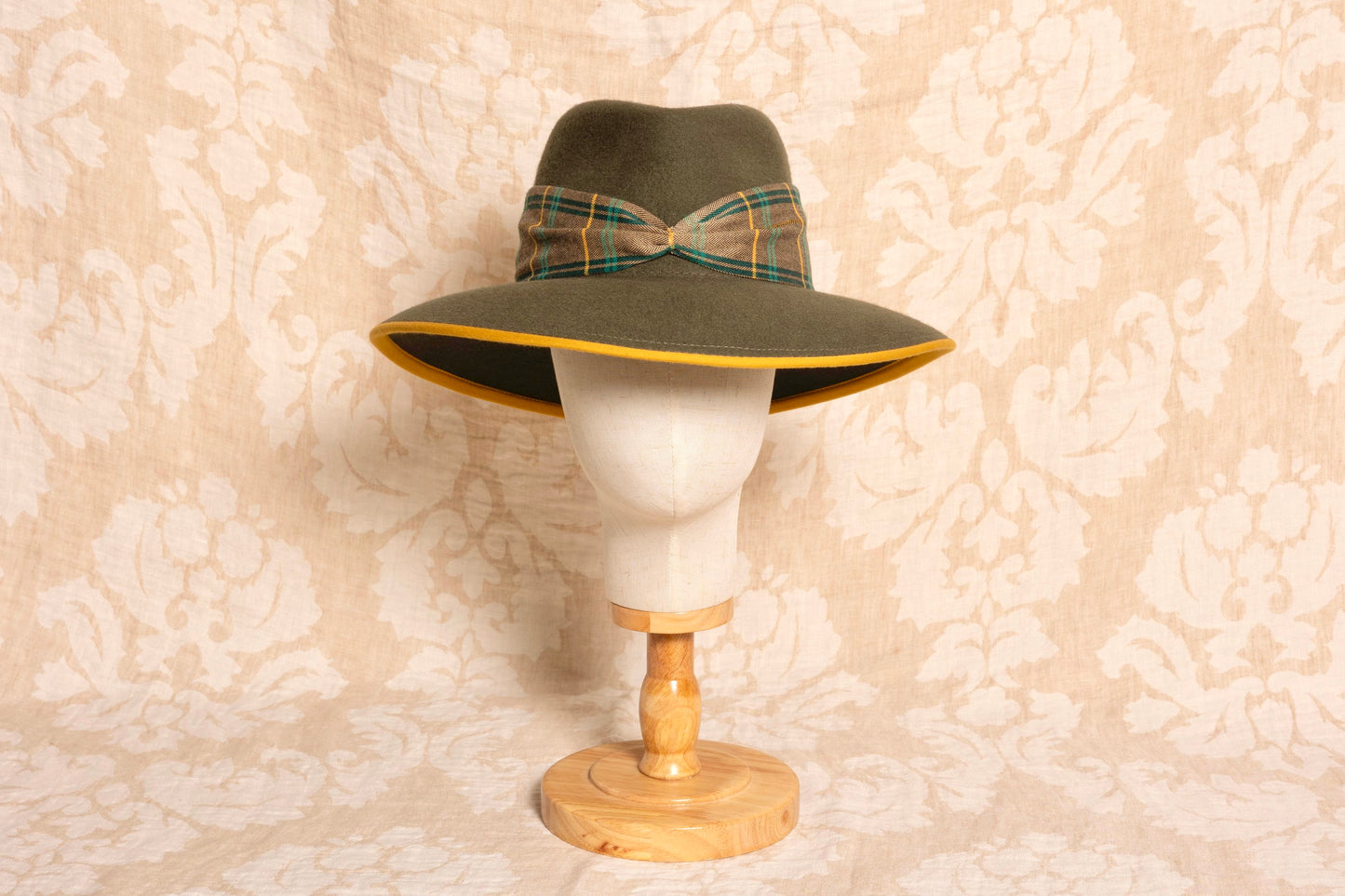 SOMBRERO ALA 9 verde cuadros mostaza