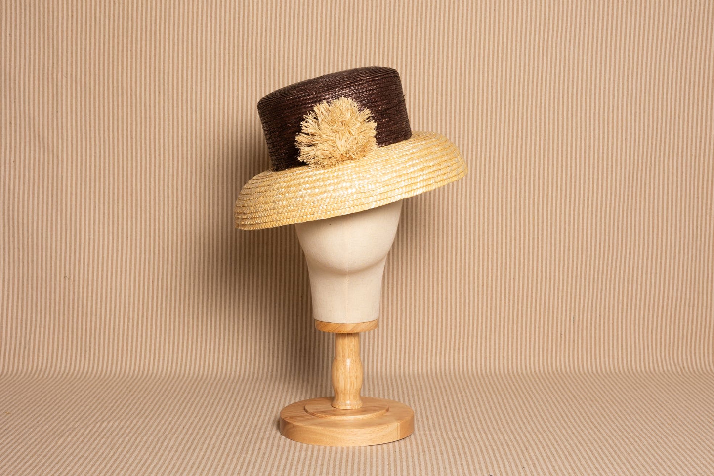 BUCKET paja COPA MARRÓN (pompón)
