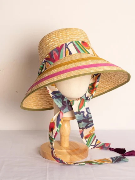Sombrero de paja asimetrico rosa flores