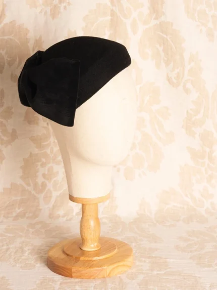 Casquete lana negro con lazo terciopelo