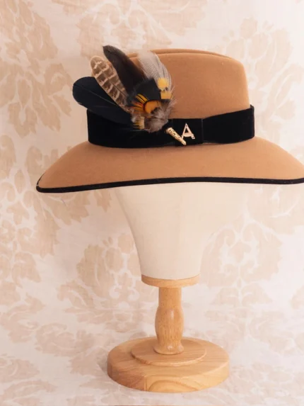 Sombrero de Invierno para Mujer Camel y Negro Lana Impermeable