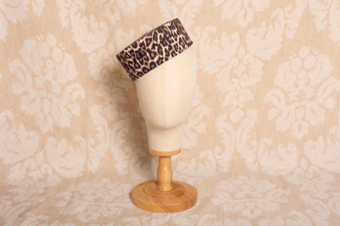 Casquete Leopardo con Terciopelo Color Crema COPA 8 cm Mujer