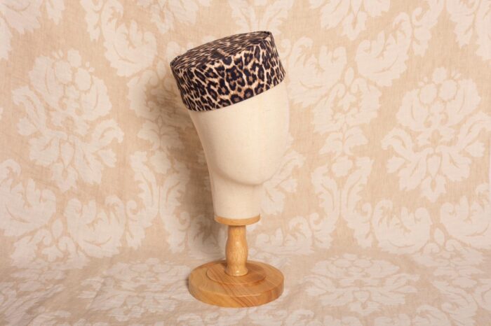 Casquete Leopardo con Terciopelo Color Crema COPA 8 cm Mujer Alexia